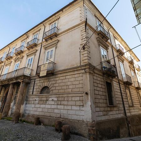 Dimora Storica Giostra Vecchia - Palazzo Grisolia 1809 Cosenza Exterior photo
